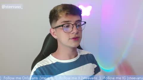Snapshot of stevans_ chatting on October 26, 4:03 am Stevan online show from October 26, 4:03 am