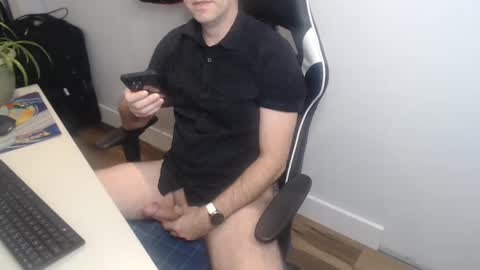 Snapshot of steve_oo8 chatting on February 11, 12:58 pm steve_oo8 online show from February 11, 12:58 pm