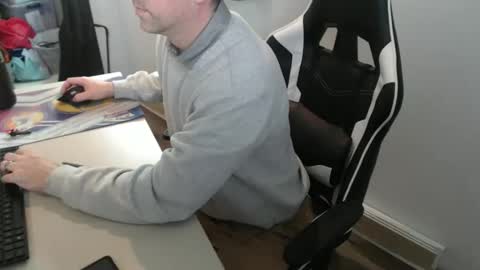 Snapshot of steve_oo8 chatting on February 25, 6:42 pm steve_oo8 online show from February 25, 6:42 pm