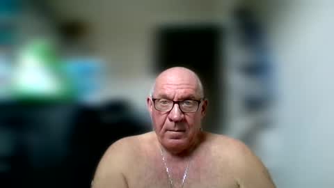 Snapshot of stevejons47 chatting on February 16, 4:10 pm stevejons47 online show from February 16, 4:10 pm