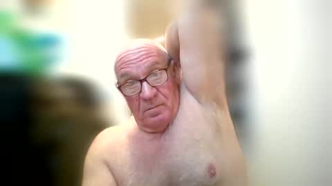 Snapshot of stevejons47 chatting on February 24, 6:04 pm stevejons47 online show from February 24, 6:04 pm