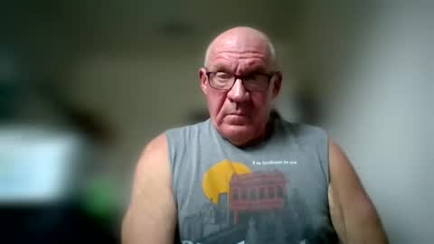 Snapshot of stevejons47 chatting on October 6, 4:33 pm stevejons47 online show from October 6, 4:33 pm