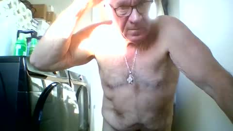 Snapshot of stevejons47 chatting on October 18, 12:21 pm stevejons47 online show from October 18, 12:21 pm