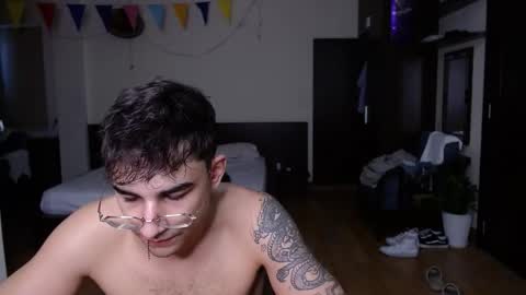 Snapshot of steveoceanbeanhuge chatting on September 25, 10:14 am Alex   online show from September 25, 10:14 am