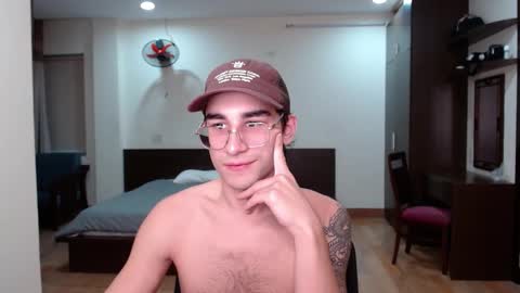 Snapshot of steveoceanbeanhuge chatting on January 20, 2:46 pm Alex   online show from January 20, 2:46 pm