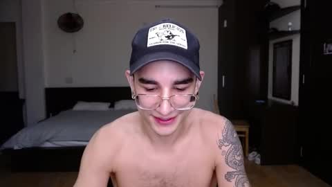 Snapshot of steveoceanbeanhuge chatting on February 27, 5:36 pm Alex   online show from February 27, 5:36 pm