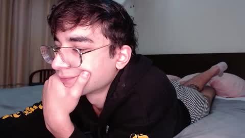 Snapshot of steveoceanbeanhuge chatting on January 3, 3:16 am Alex   online show from January 3, 3:16 am