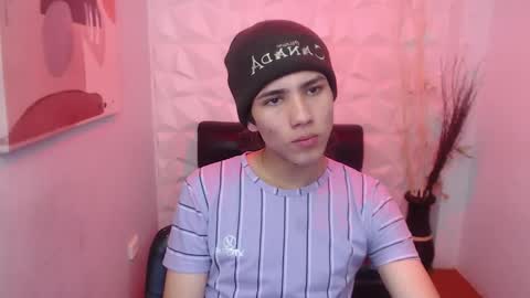 Stich online show from February 21, 1:23 pm