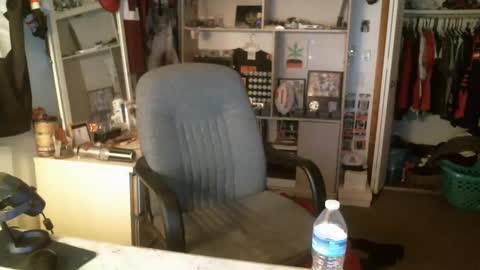 stickey online show from December 20, 4:09 am