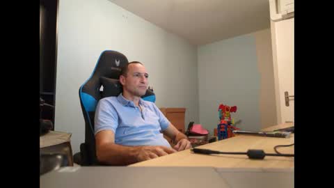 Snapshot of stickolive1 chatting on September 21, 9:04 pm stickolive1 online show from September 21, 9:04 pm