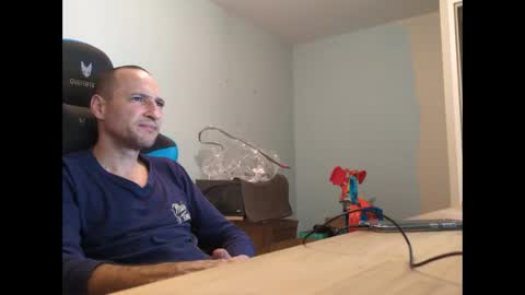 Snapshot of stickolive1 chatting on October 20, 10:35 pm stickolive1 online show from October 20, 10:35 pm