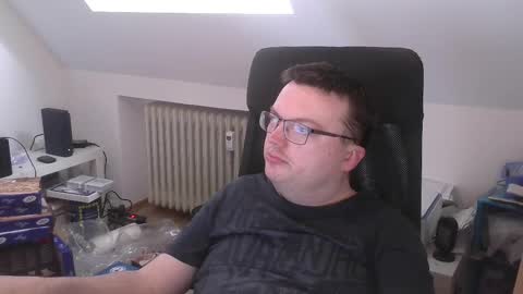 Oliver online show from April 8, 12:47 pm