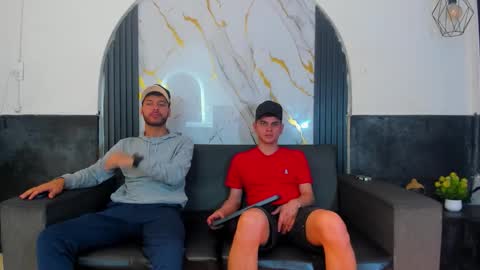 friends online show from March 10, 5:46 am