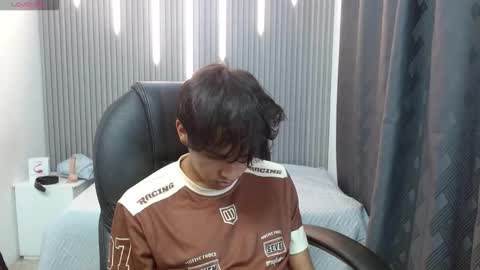 Stiwen online show from March 6, 9:45 pm