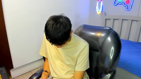 Stiwen online show from November 19, 7:47 pm