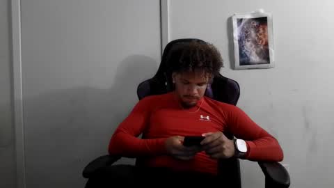 Snapshot of str8dj chatting on October 29, 4:04 am Dj online show from October 29, 4:04 am