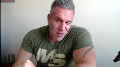 Straight AKA Master Muscle online show from December 22, 7:33 pm