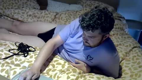 straightsubm online show from April 13, 12:28 pm