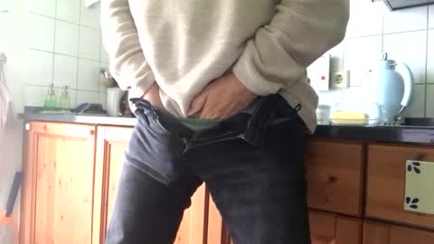 strandedstarfish online show from November 5, 9:33 am