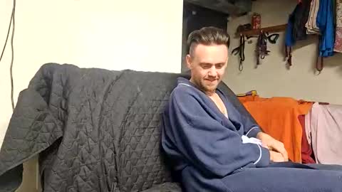 stroked_not_blown online show from December 1, 10:07 am