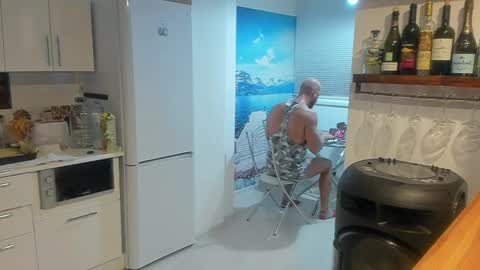 Strong Arni online show from February 13, 7:10 pm