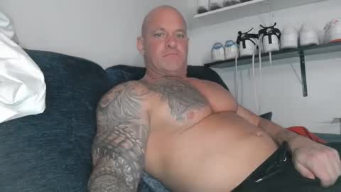 Snapshot of strongandhard073 chatting on December 4, 12:30 am StrongAndHard online show from December 4, 12:30 am