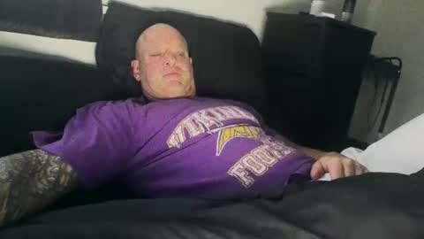 Snapshot of strongandhard073 chatting on September 22, 10:59 am StrongAndHard online show from September 22, 10:59 am