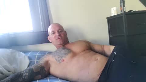 Snapshot of strongandhard073 chatting on October 22, 12:53 pm StrongAndHard online show from October 22, 12:53 pm