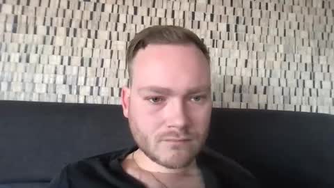 Snapshot of sub_austr chatting on March 8, 3:54 pm sub_austr online show from March 8, 3:54 pm