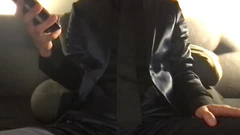 suitfetishez online show from May 25, 3:35 am