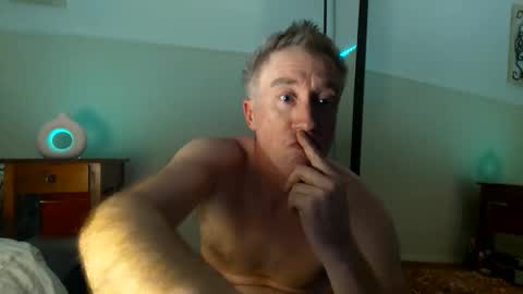 suns0ut_buns0ut online show from March 14, 9:16 am