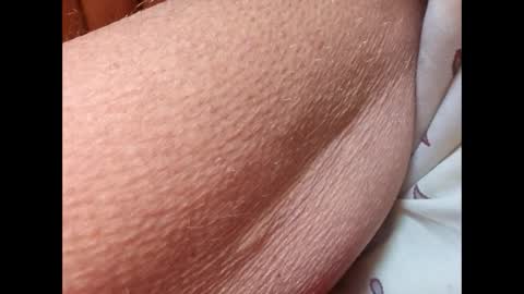 Snapshot of suntroll chatting on February 9, 5:11 pm Suntroll online show from February 9, 5:11 pm