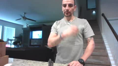 Snapshot of superd512 chatting on February 11, 6:33 pm Guero Cash online show from February 11, 6:33 pm