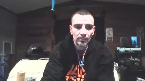 Snapshot of superd512 chatting on January 31, 3:30 am Guero Cash online show from January 31, 3:30 am