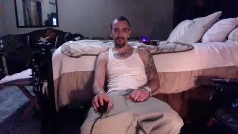 Snapshot of superd512 chatting on December 17, 10:11 pm Guero Cash online show from December 17, 10:11 pm