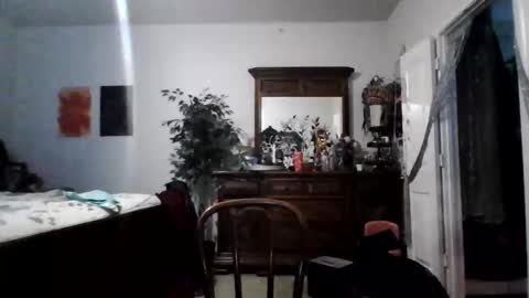 Snapshot of superd512 chatting on December 31, 11:39 pm Guero Cash online show from December 31, 11:39 pm