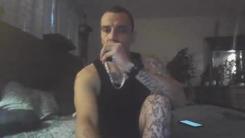 Snapshot of superd512 chatting on September 12, 12:32 am Guero Cash online show from September 12, 12:32 am