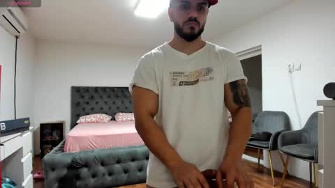 supermanboyxxl online show from November 12, 7:14 am