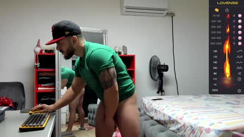 supermanboyxxl online show from December 31, 1:26 am