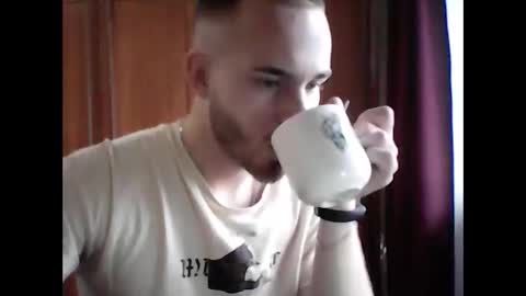 Snapshot of supermanqsky chatting on December 16, 6:43 am SupermanQSky online show from December 16, 6:43 am