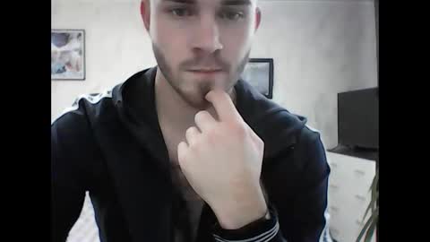 Snapshot of supermanqsky chatting on December 14, 10:02 am SupermanQSky online show from December 14, 10:02 am