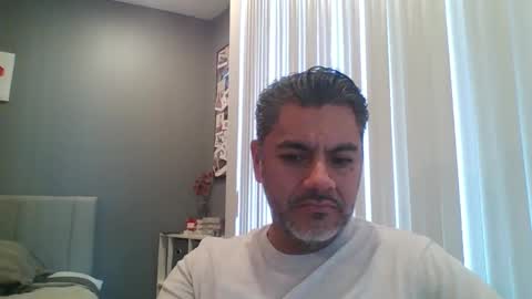 Snapshot of supernovarise chatting on March 4, 5:45 pm supernovarise online show from March 4, 5:45 pm