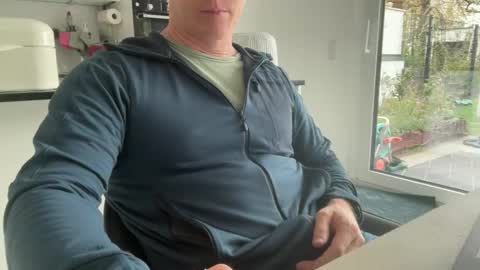 surfstar81 online show from October 28, 9:12 am