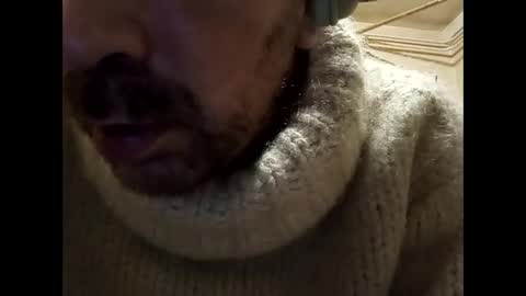 Snapshot of sweaterboy666 chatting on January 15, 5:50 am sweaterboy666 online show from January 15, 5:50 am