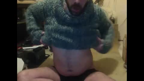 Snapshot of sweaterboy666 chatting on February 9, 12:07 am sweaterboy666 online show from February 9, 12:07 am