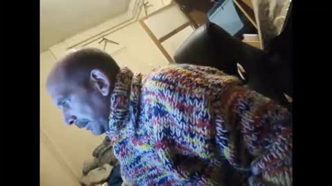 Snapshot of sweaterboy666 chatting on September 17, 1:50 am sweaterboy666 online show from September 17, 1:50 am