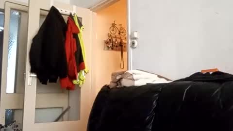 Snapshot of sweaterboy666 chatting on October 28, 11:23 am sweaterboy666 online show from October 28, 11:23 am