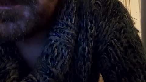 Snapshot of sweaterboy666 chatting on December 19, 5:40 am sweaterboy666 online show from December 19, 5:40 am