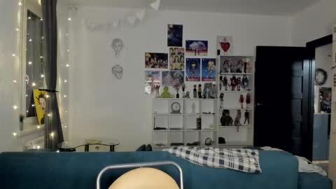 Snapshot of sweet_peach__ chatting on October 25, 10:22 pm kira online show from October 25, 10:22 pm