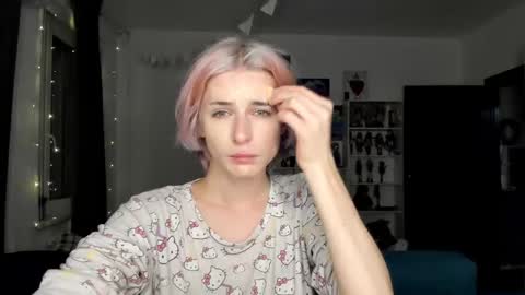 kira online show from November 2, 7:18 pm